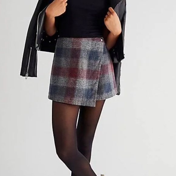 Free People Pants - Free People Emmy Mini Plaid Skort Menswear Preppy Y2K Edgy Wrap Grey Women’s 10